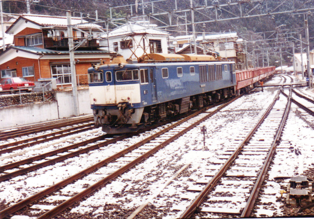 実物日記 ～「奥多摩の貨物列車1986」その1～: のんびり行こうぜ。