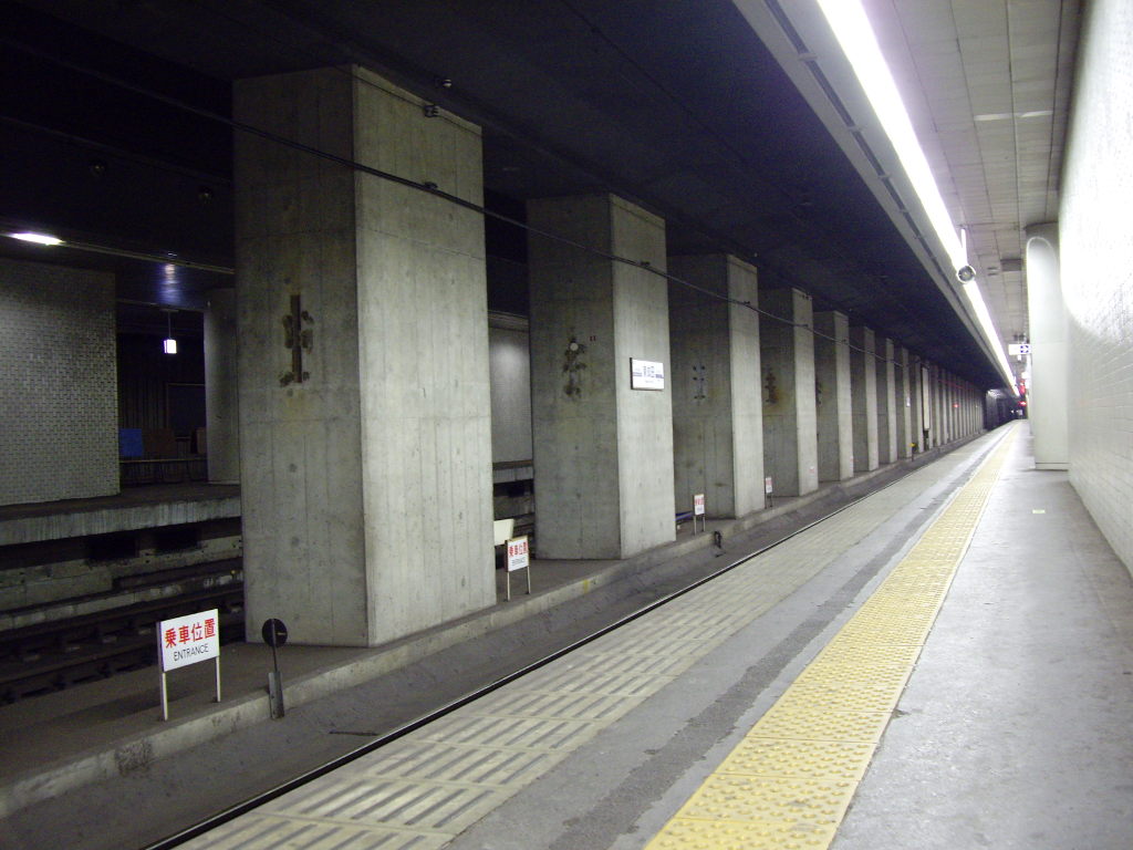 京成・東成田駅2010-1111