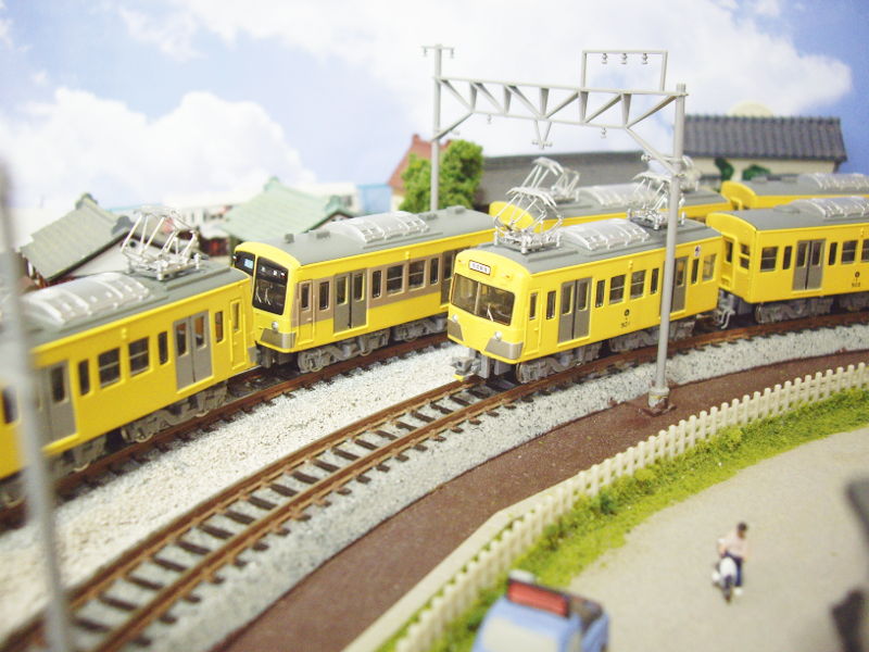 昭和後期っぽく黄色い電車を並べてみた