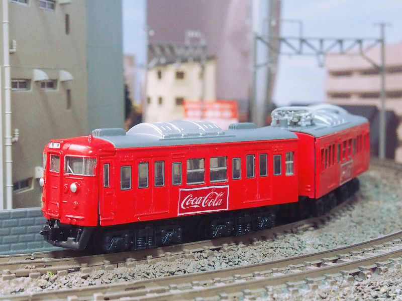 「しなの鉄道115系コカ・コーラ電車」編成全体像
